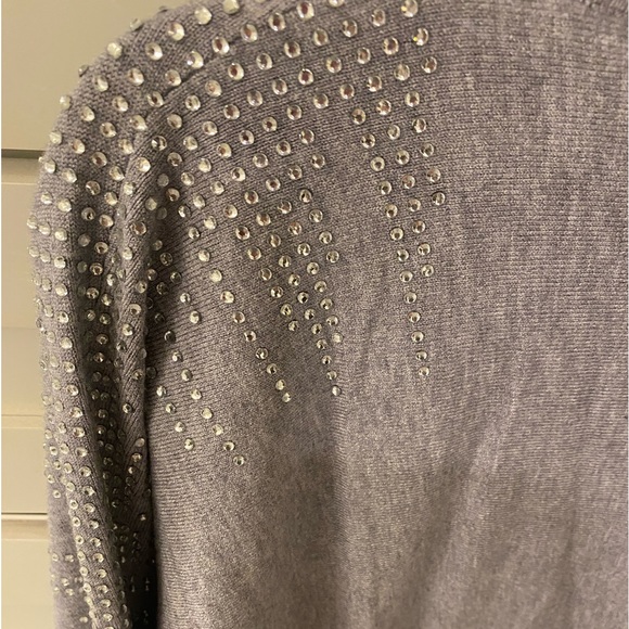 Large Women’s Heather gray long sleeved sparkly sweater - Picture 7 of 7
